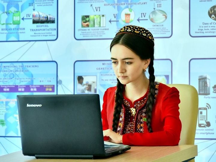 В Туркменистане несладко. Пользователей интернета заставляют приносить клятву на Коране